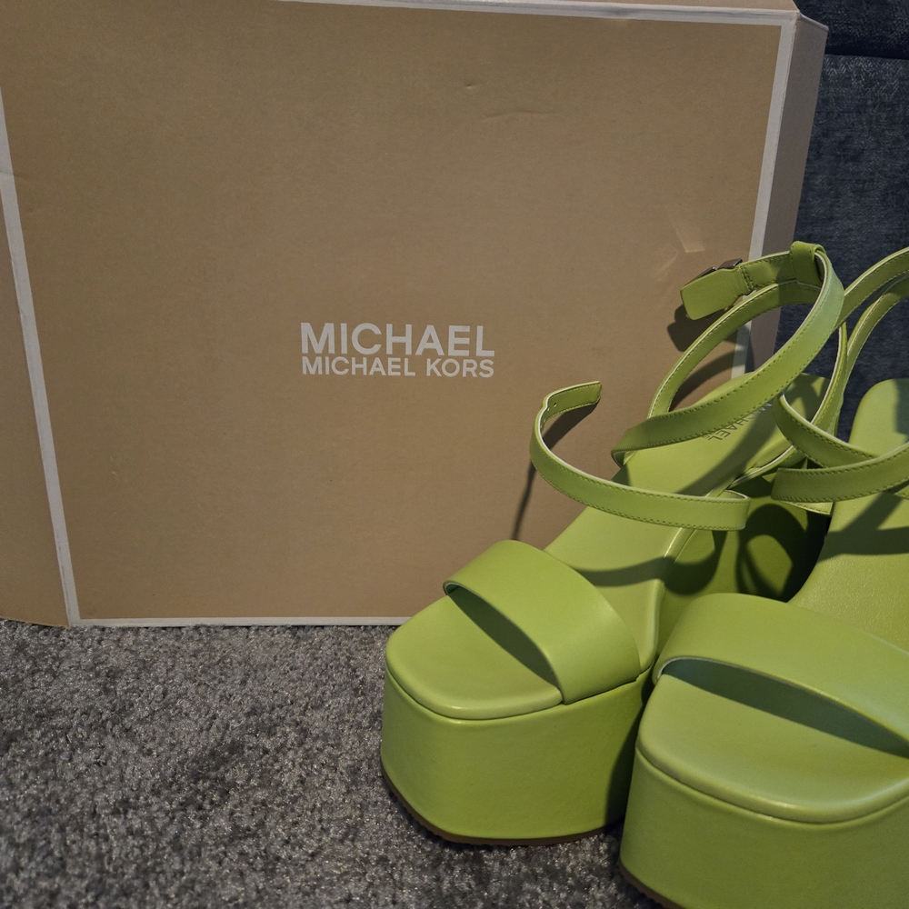 Michael Kors Green Platform Sandals with Strappy Design